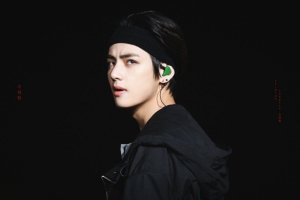 아니....진심으로..태형이 조각상 아님?????????