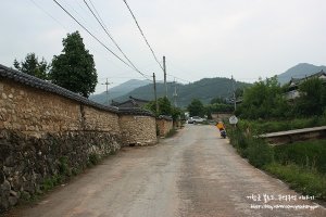 전통이 그대로 남아있는 "황산고가마을"