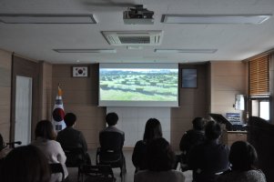 턴 투워드 부산(Turn toward busan)