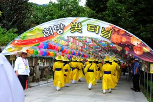 제9교구 동화사 승시 건봉사 부처님 진신치아사리 이윤의식 장면