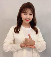 송가인, 레깅스 입고 드러낸 군살 없는 몸매 '자기관리甲'[SNS★컷]