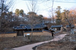 작산정사 鵲山精舍 - 李子脩, 李完, 李亨男, 李庭檜.