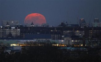 Super-moon to rise on Saturday