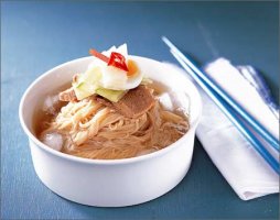 냉면의 종류와 잘라먹는 가위질 맛차이