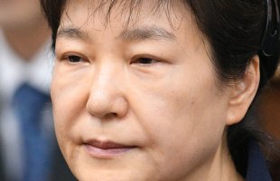 '징역 25년' 박근혜, '국정농단' 재판 상고도 포기