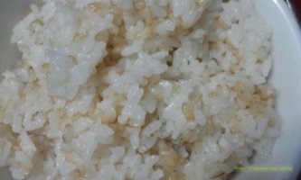 흙애서 현미 쌀로 현미밥을 지었어요