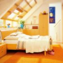 넓은 다락방 이미지