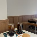 디저트블랑(dessert blanc) | 작업하기 좋은 카페 블랑(Cafe Blanc) | 두바이 케이크와 와플까지! 마천역 디저트 맛집