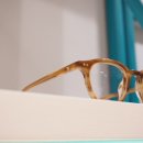 둥근안경 이미지