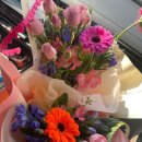 풍선아트로 만드는 나만의 튤립 꽃다발 | 꽃집 - 라라플라워스튜디오의 졸업식꽃다발, 사진발 잘 받는 꽃다발 (작지만 화려한 라라꼬깔 인기 대폭발)