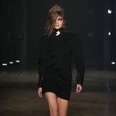 2017 F/W Versus Versace 컬렉션 (최소라, 배윤영) 이미지