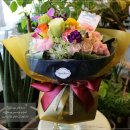 정발산동꽃배달 - 여자친구생일선물로 꽃배달된 고급스러운 꽃다발 이미지