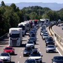 Départs en vacances : plus de 900 kilomètres de bouchons recensés à midi ; 이미지