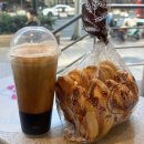 나비호텔 | 자유여행] 상해 빵지순례 맛집 : &#39;파크 호텔 델리&#39; 나비파이 가격, 가가탕포 게살국수, 헤이티 후기...