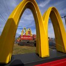 맥도널드 앞 이미지