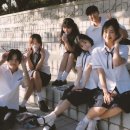 두 발 아래 스친 모래는 레몬빛