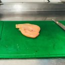 주방서 ‘이 도마’ 사용? 당장 버려라!…칼질 할수록 몸이 위험 이미지