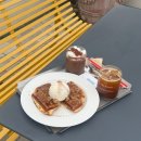 레드브릭 화이트하우스 | [수원 행궁동 카페] '레드브릭 커피하우스' 방문 후기(주말, 크로플)