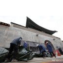 [포토]경복궁 담장 낙서 제거 작업 완료 가림막 제거 공개 "범죄자에 비용 청구 검토" 이미지