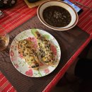Onion soup, garlic mushrooms and cheese baguette 이미지