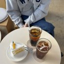 바우로스터리카페 | 원주 카페 추천: '바우로스터리카페' 망고케이크와 고소한 커피가 맛있는 곳!