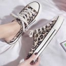 하얀운동화 이미지