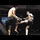 카프킥 24대 갈겨서 다리 잘라버림ㄷㄷ [칼슨해적단 vs 큐브MMA 2경기] 이미지