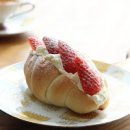 생크림 활용 요리 초간단 디저트 딸기 소금빵 홈브런치 메뉴 만들기 레시피 이미지