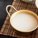 연극 돌아온다 이미지