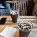 던킨도너츠 중앙보훈병원점 | 강동구 중앙보훈병원역 부근 감성 카페 추천: 산속 정원에 온 듯한 '디자인카페허브' 내돈내산 힐링 후기