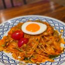 섬마을식당꼬모치킨 | 동탄호수공원 맛집 콘타이 레이크꼬모점 파반느 식당에서 흑백요리사2 버크셔K 팟타이,족발덮밥 먹방 후기