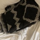 그 유명한 Arizona Diamond Mosaic Blanket Scarf 팔아요 거의 새제품$60 이미지