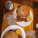 치즈스테이크 | 망원역 수제버거 맛집 델피스 스테이크 버거 치즈 스테이크 버거 후기