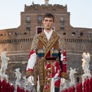 바티칸에서 영감받은 돌체앤가바나 최신 남성컬렉션 이미지