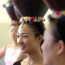 물동이 이고 가는 이미지