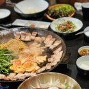 솥고집 킨텍스점 | 일산 킨텍스 맛집 솥뚜껑 김치삼겹살이 진리인 솥고집 킨텍스점 방문 후기