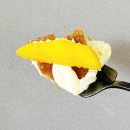 파이키앤컴퍼니(주) | 강남역 대형 카페 어퍼앤언더 수제 마들렌 망고 케이크 디저트 카페