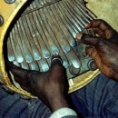 작은 엄지 피아노 칼림바 이미지