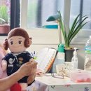 ‘말벗 AI’에 의존하는 노인들… “챗봇 넘어 진짜 돌봄 로봇 필요” 이미지