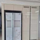 용산-현장-342 | 맞춤 냉장고장·상부장 설치와 펜트리 도어 교체, 한 번에 완벽 시공!