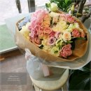 [강남꽃배달/삼성꽃배달/논현꽃배달] 프로포즈선물로 꽃배달된 크고 아름다운 꽃다발선물 이미지
