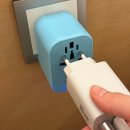 푸른환경주식회사 | 호주 여행 시 준비물 여행용 샤워 필터와 멀티 어댑터는 필수템