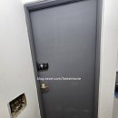 거성아우룸팰리스 | 군포빌라 찢어지고 구멍 난 현관문 필름시공 후기