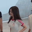 오늘 레전드 권은비 출국 타이트한 티셔츠 근접짤ㄷㄷ 이미지