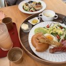 니어앤디어브런치카페 이미지