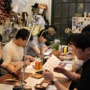 [가죽공예 클래스 후기] 퇴근 후, 웃음이 머문 저녁 — 청주 지역 고등학교 선생님들과 함께한 팬 키링...