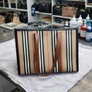 백균약품 | 버버리 토트백 세탁 명품가방 내부 곰팡이와 외부 가죽 얼룩 제거 완벽하게