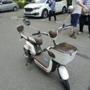 화이트 자전거 이미지