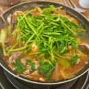 펌)푸짐함으로 시선 압도하는 한 상, 전국 산더미 해물 맛집 5곳---문현정 에디터 님의 스토리 이미지