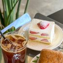 번영로206번길 | 울산 남구 달동 브런치 카페 바치 삼산 샌드위치 케이크 맛집